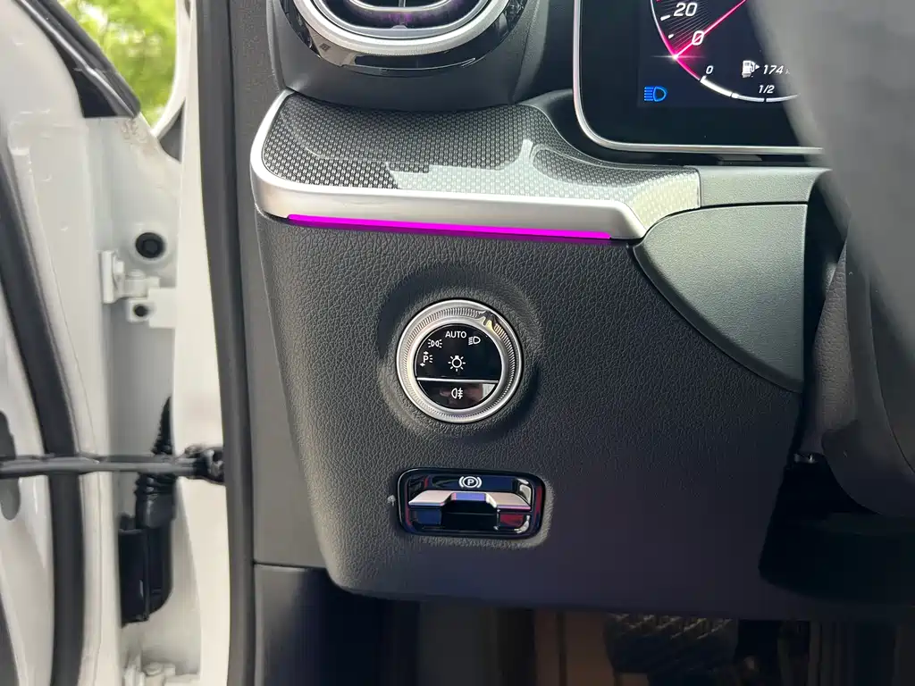 Mercedes-Benz C-Class 2022