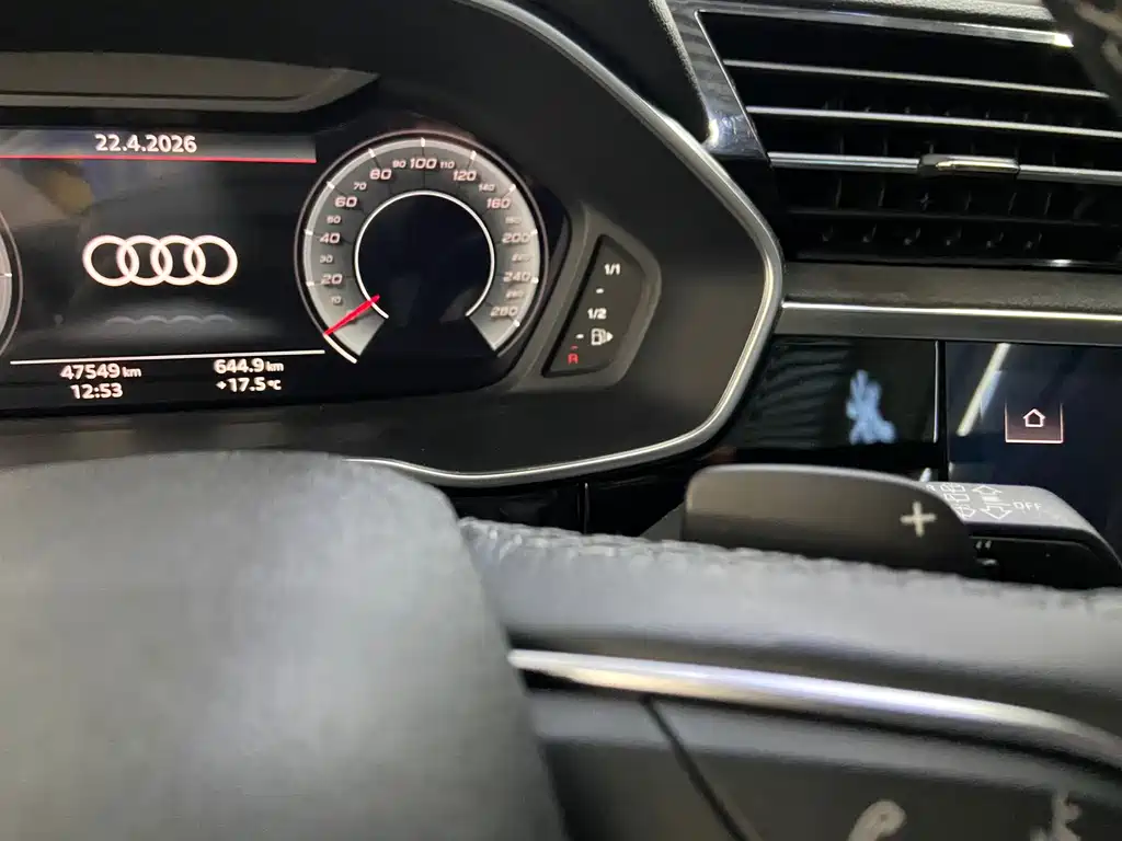 Audi Q3 2022 — фото 23