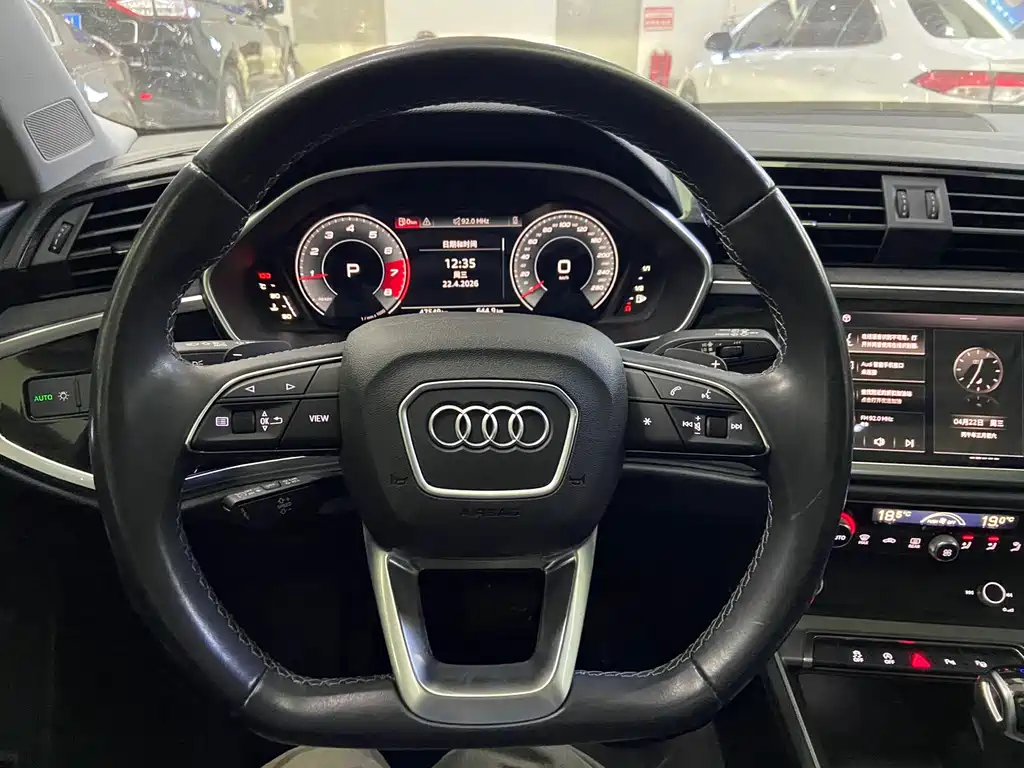 Audi Q3 2022 — фото 22