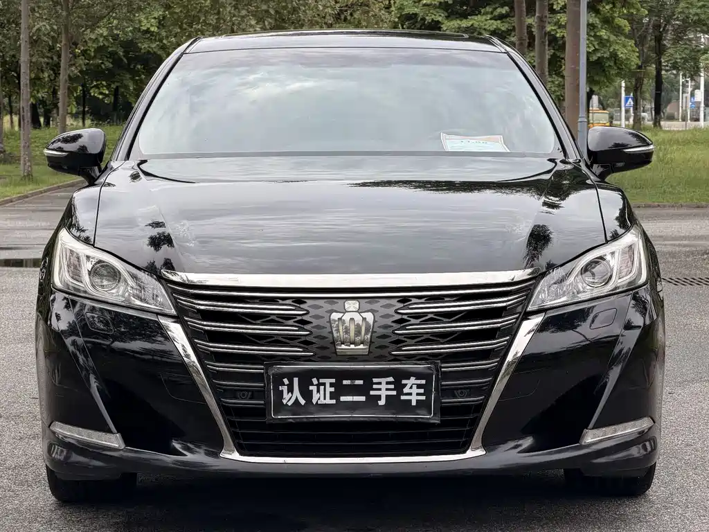 Toyota Crown 2018 — фото 2
