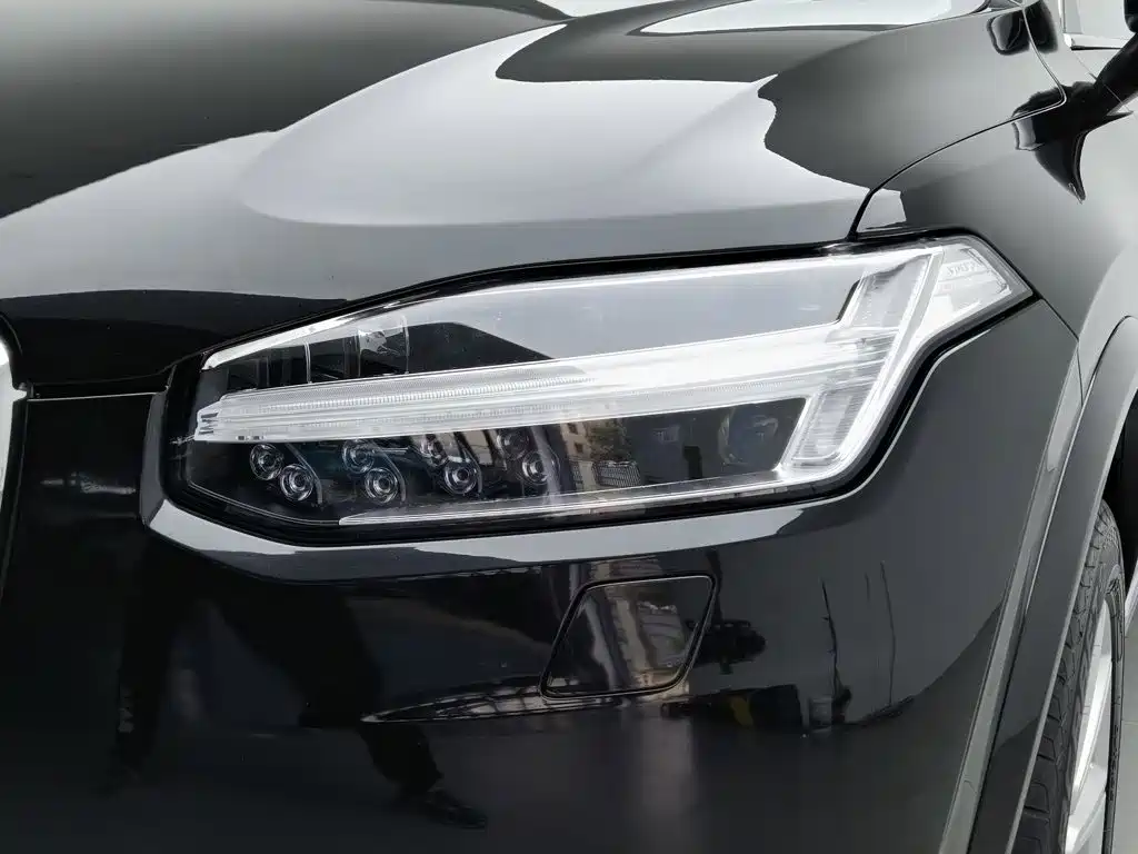 Volvo XC90 2018 — фото 7