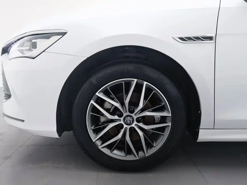 BYD Qin PLUS 2023 — фото 17