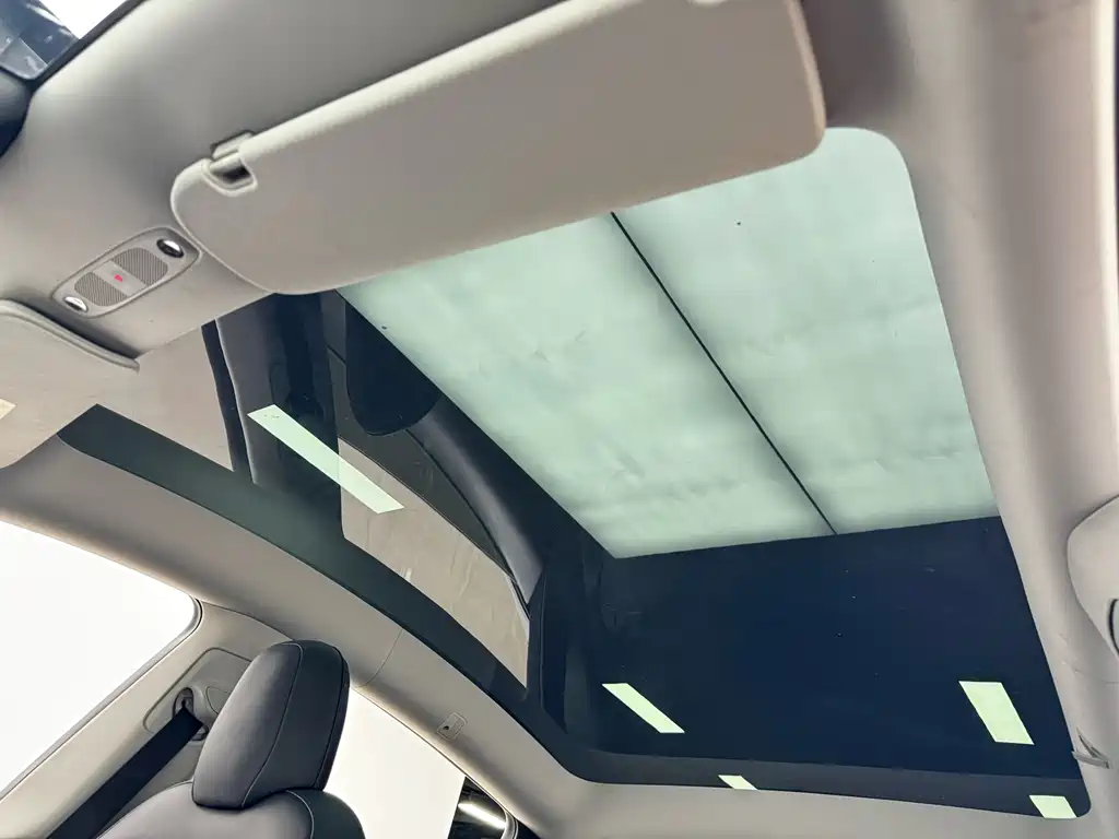 Tesla Model Y 2022 — фото 13