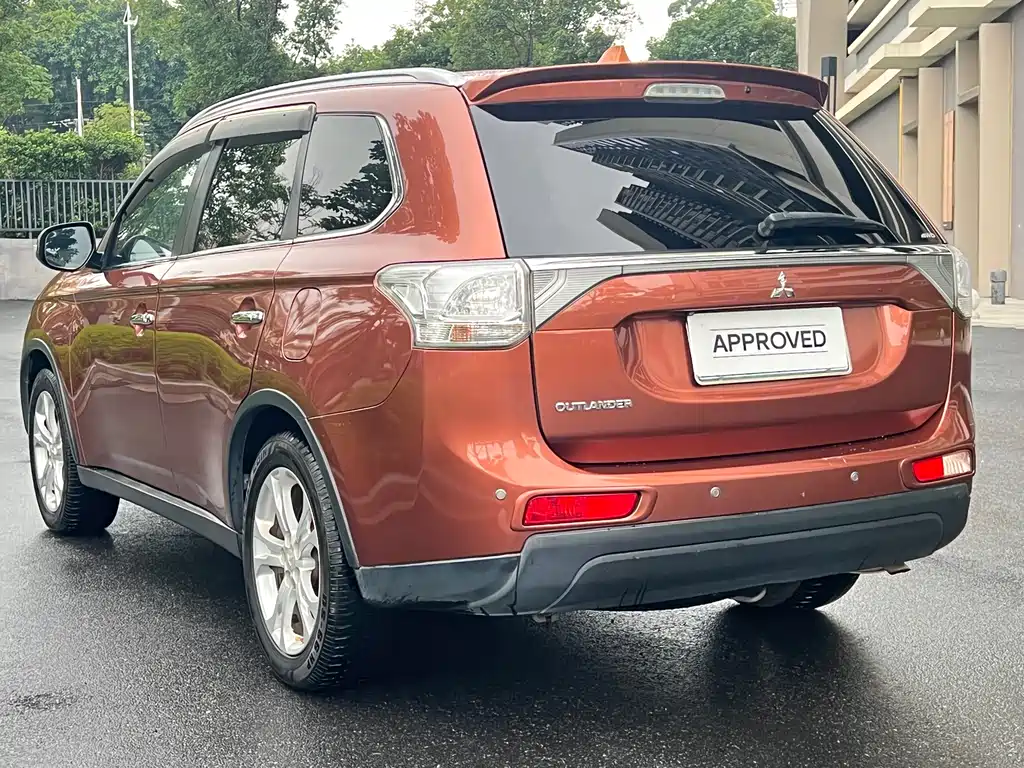 Mitsubishi Outlander 2015 — фото 6