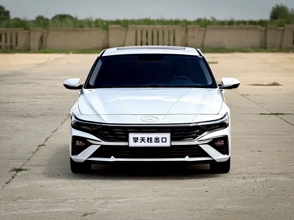 Hyundai Elantra 2023