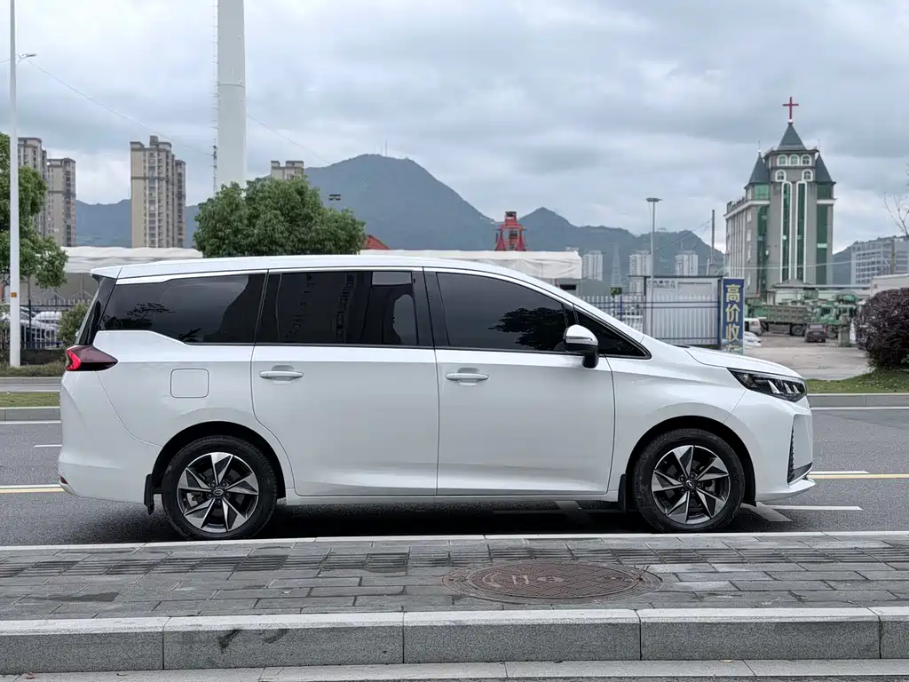 GAC Trumpchi M6 2023 — фото 17