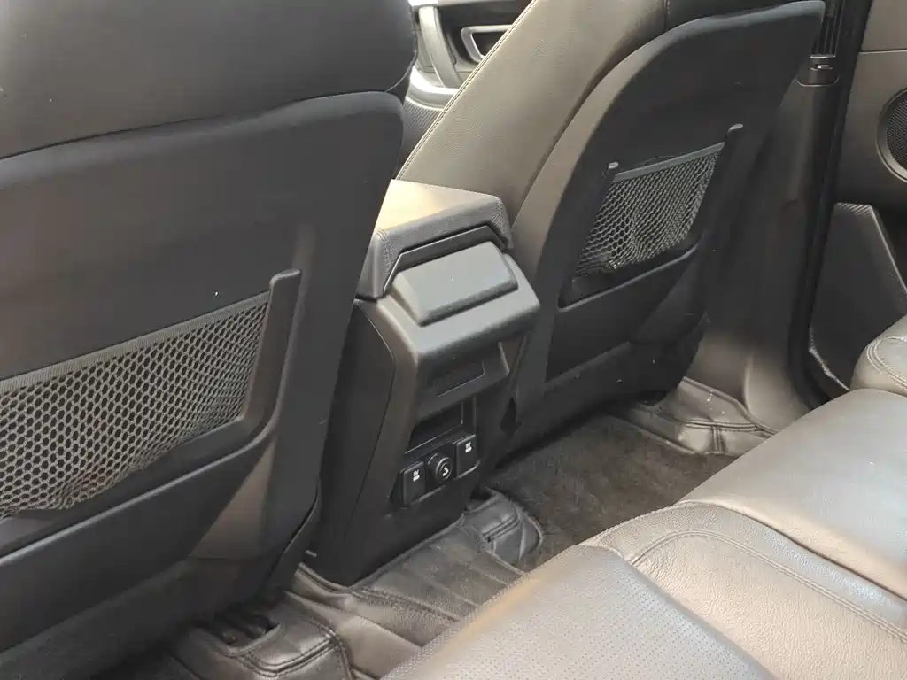 Land Rover Discovery Sport 2017 — фото 23
