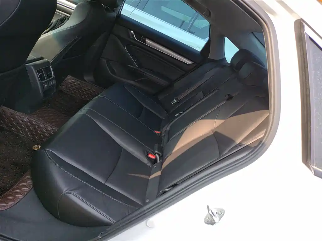 Honda Accord 2022 — фото 17