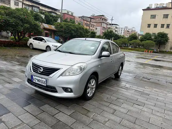 Nissan Sunny 2013
