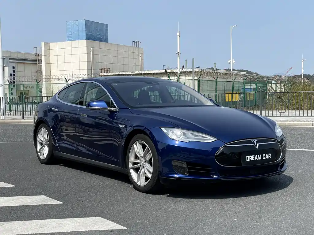 Tesla Model S 2016 — фото 3