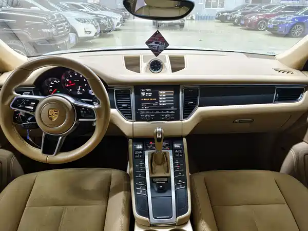 Porsche Macan 2016
