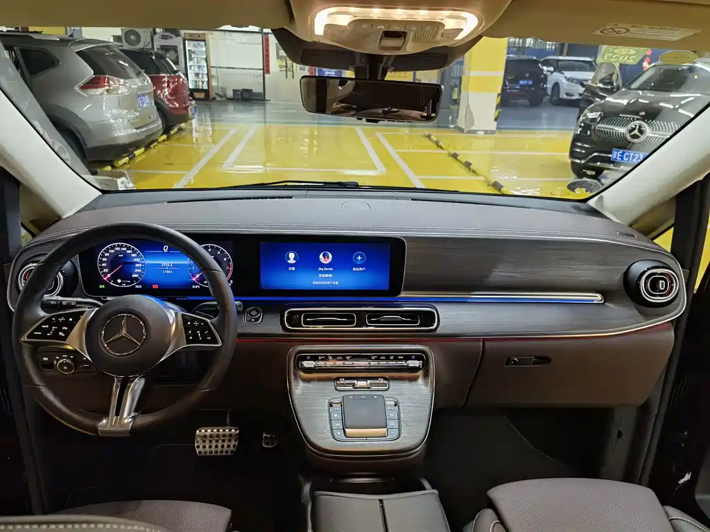 Mercedes-Benz V-Class 2025 — фото 22