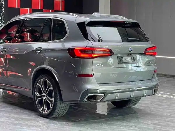 BMW X5 2023