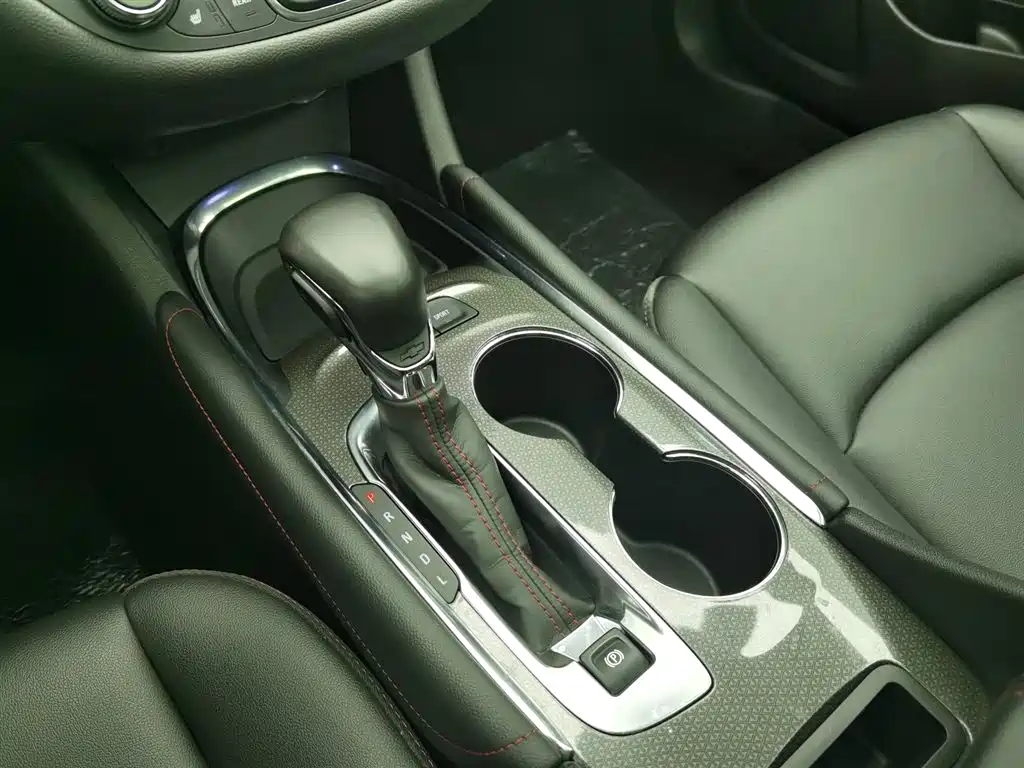 Chevrolet Malibu XL 2022 — фото 13