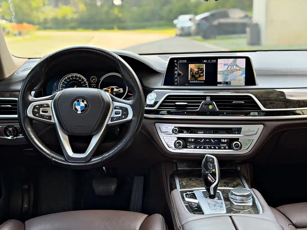 BMW 7 Series 2016 — фото 5