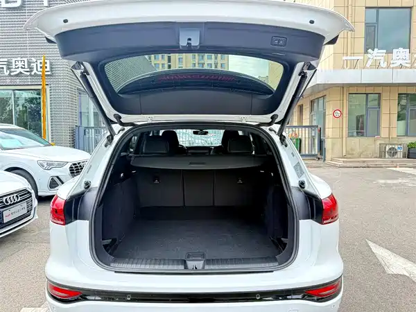 Audi Q6L E-Tron 2025