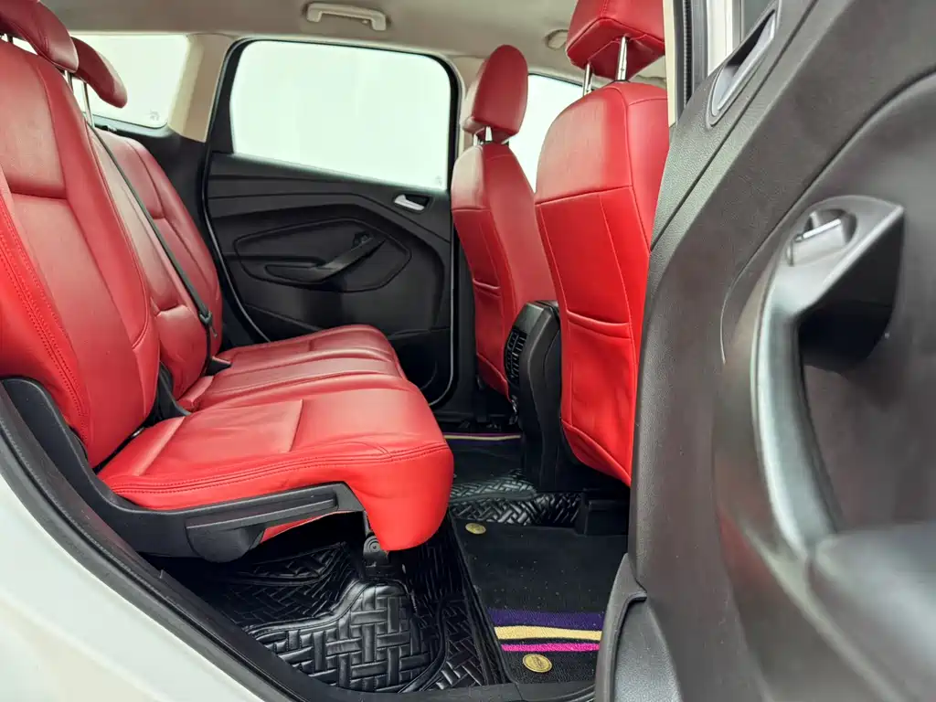 Ford Kuga 2016 — фото 15