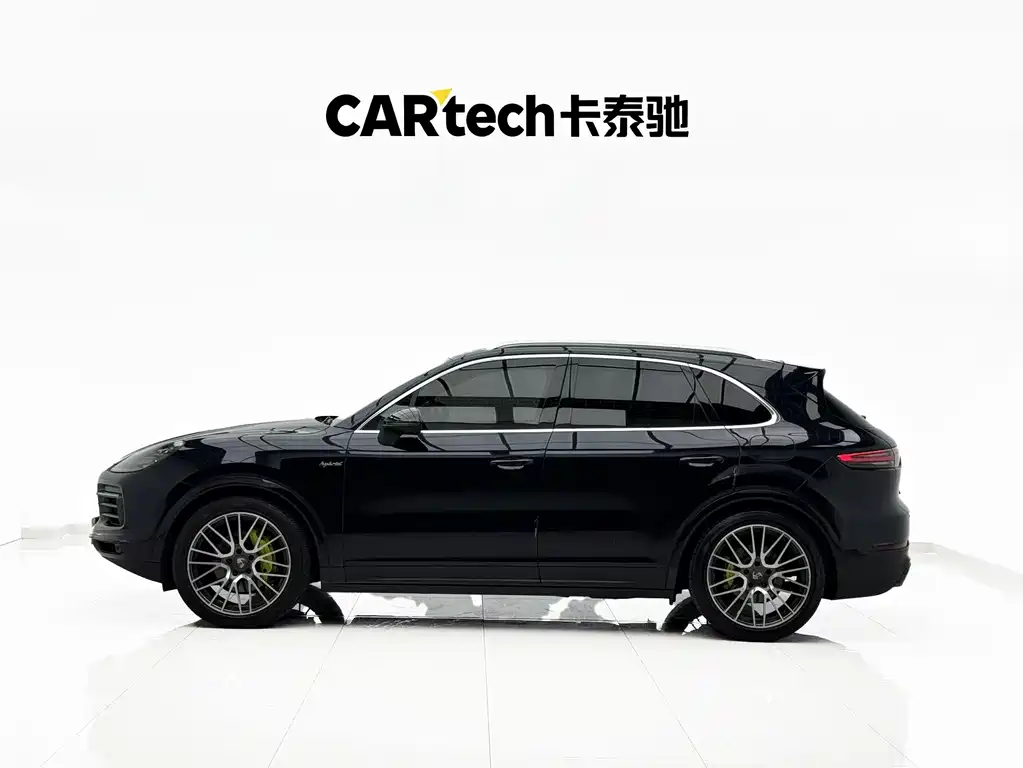 Porsche Cayenne Hybrid 2021 — фото 3