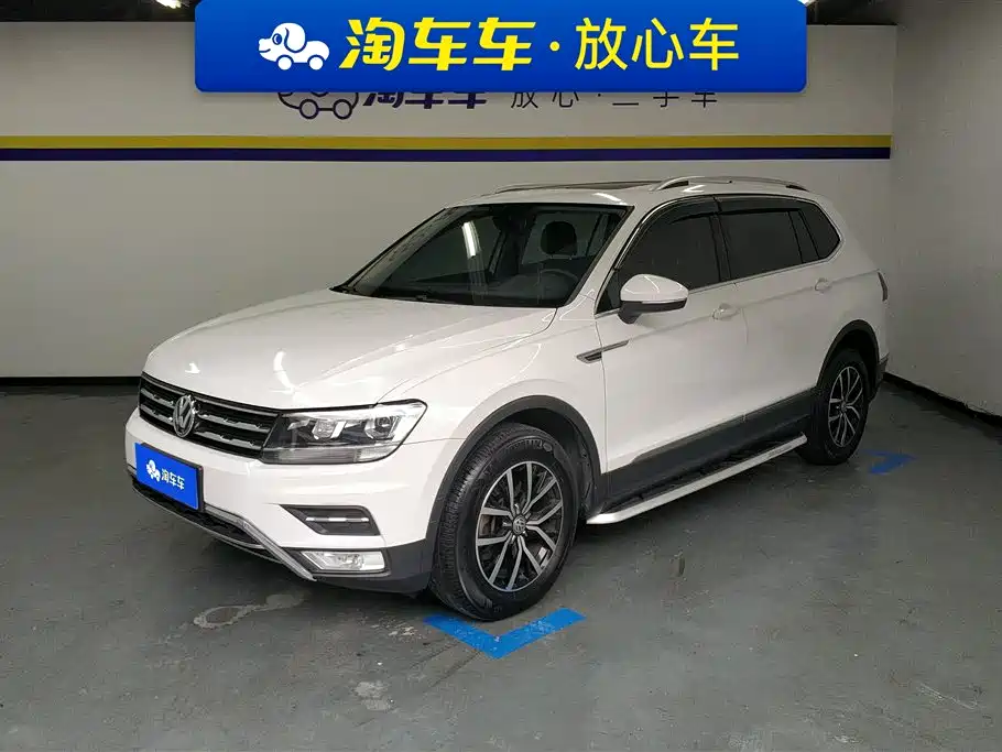 Volkswagen Tiguan L 2017 — фото 1