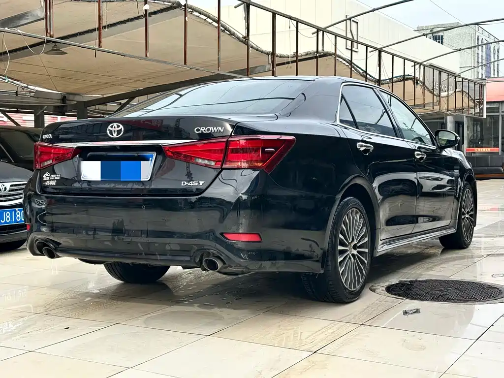 Toyota Crown 2018 — фото 4