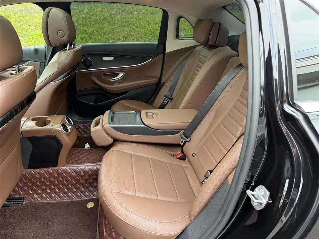 Mercedes-Benz E-Class 2020 — фото 10