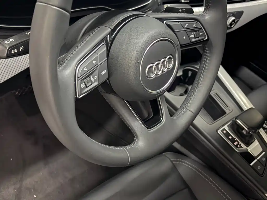 Audi A4L 2022 — фото 15