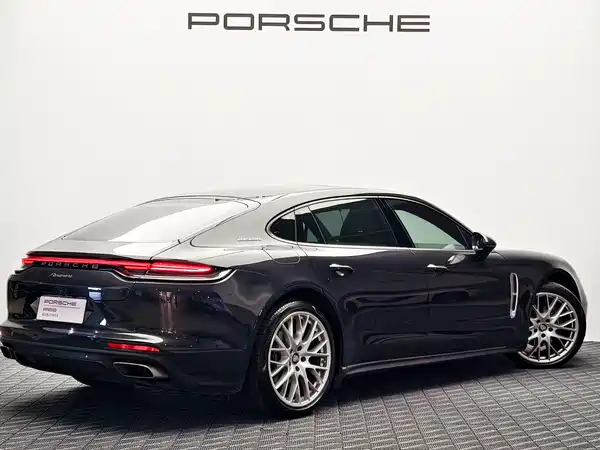 Porsche Panamera 2024
