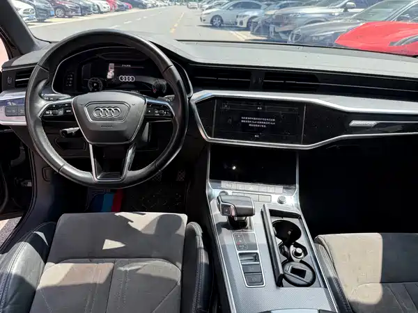 Audi A6L 2022