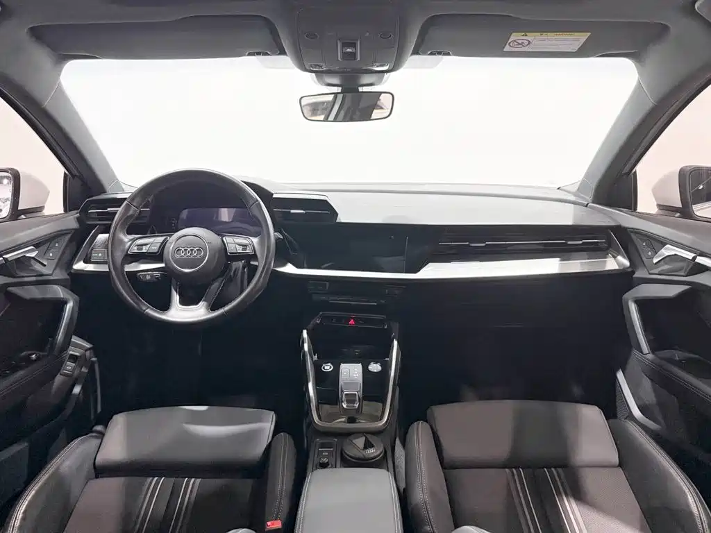 Audi A3 2023 — фото 11