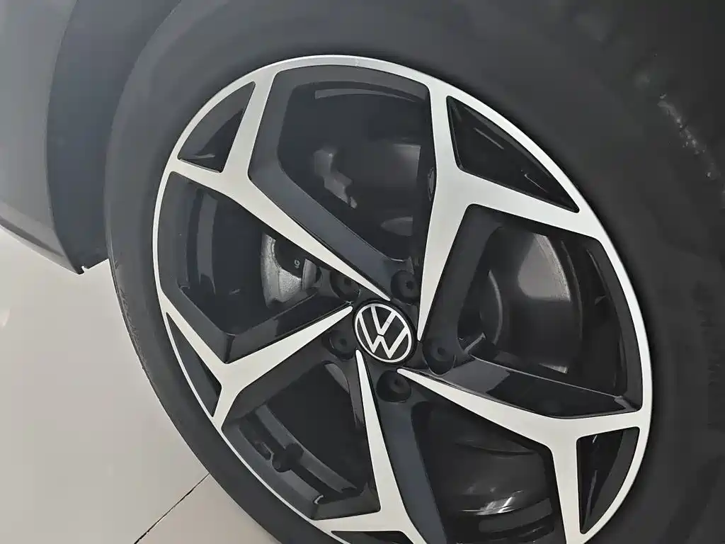 Volkswagen Passat 2023 — фото 11