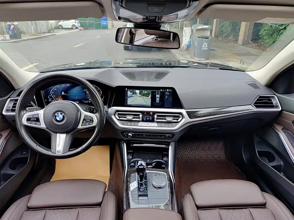 BMW 3 Series 2022 — фото 10