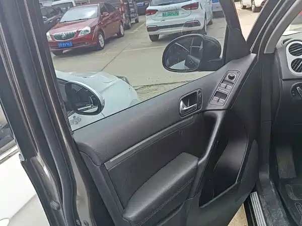 Volkswagen Tiguan 2014