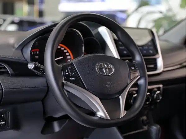 Toyota Yaris L 2022