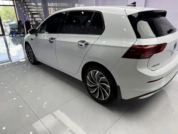 Volkswagen Golf 2023