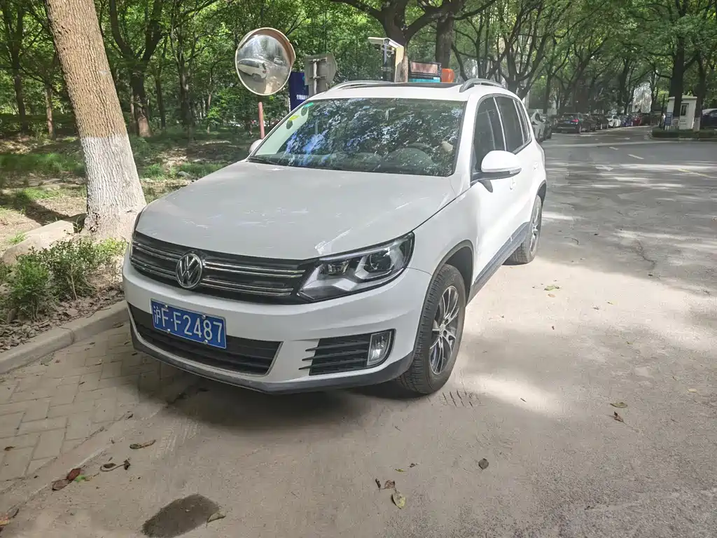 Volkswagen Tiguan 2016 — фото 1