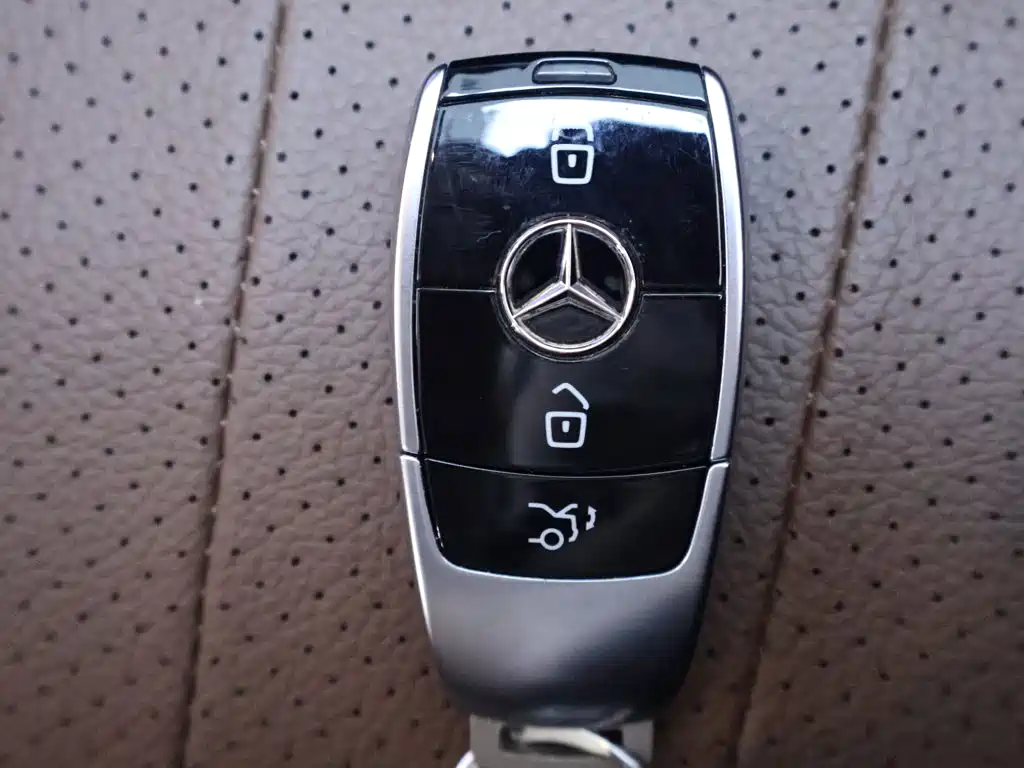 Mercedes-Benz E-Class 2023 — фото 25