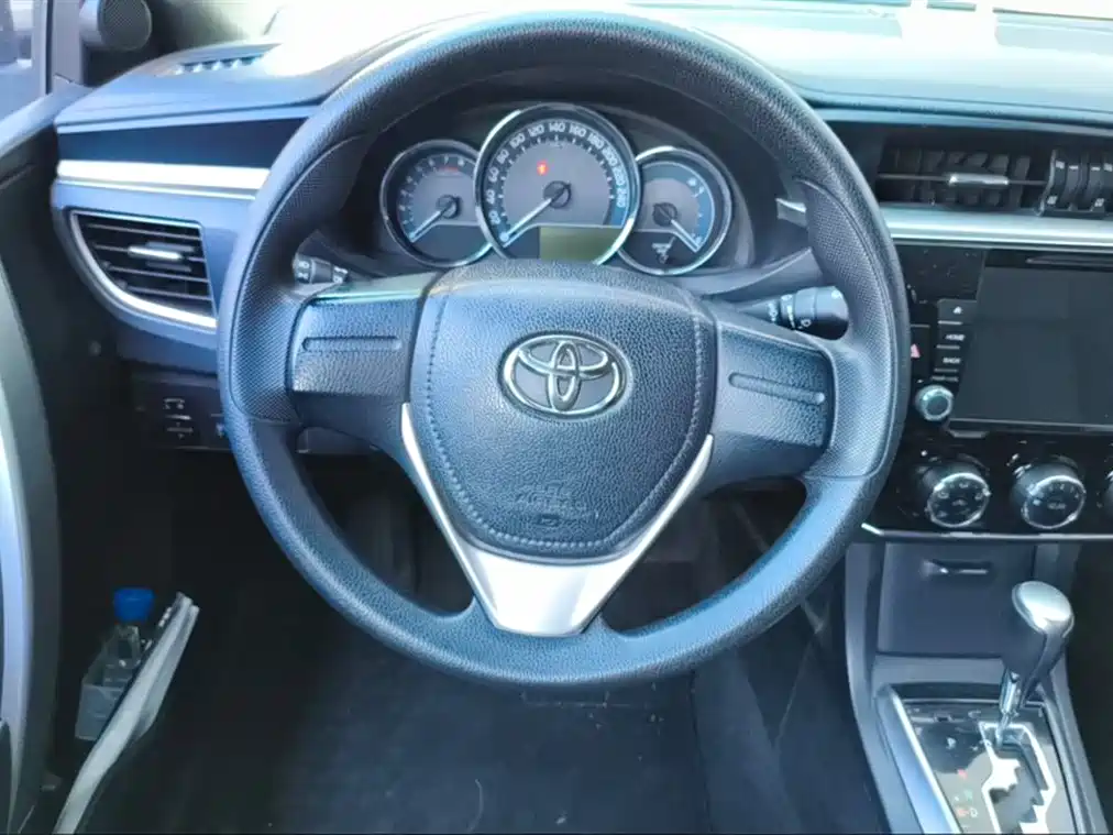 Toyota Corolla 2016 — фото 12