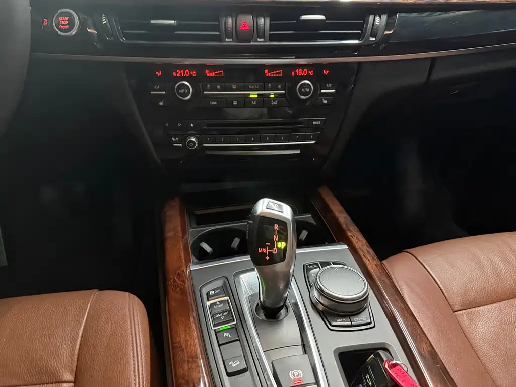 BMW X5 2018 — фото 12