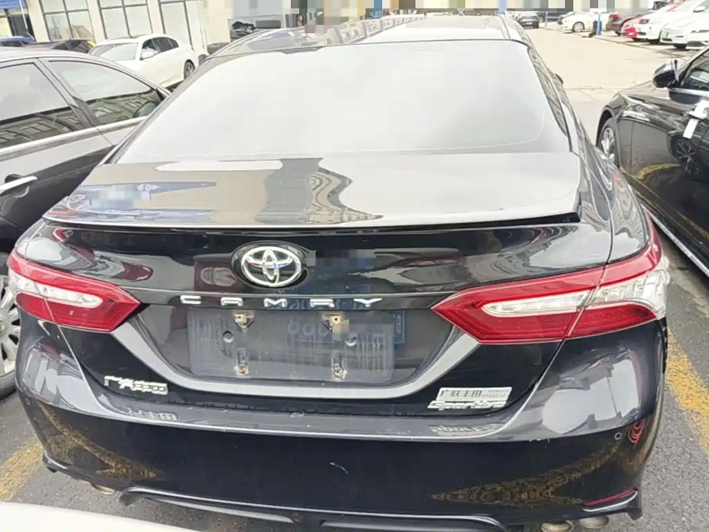 Toyota Camry 2020 — фото 6