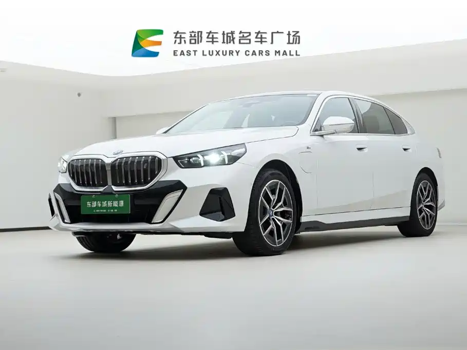 BMW i5 2024 — фото 1