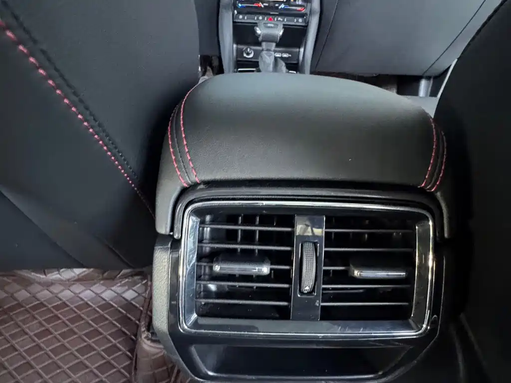 Skoda Karoq 2023 — фото 12