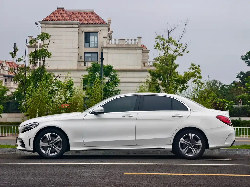 Mercedes-Benz C-Class 2019 — фото 8