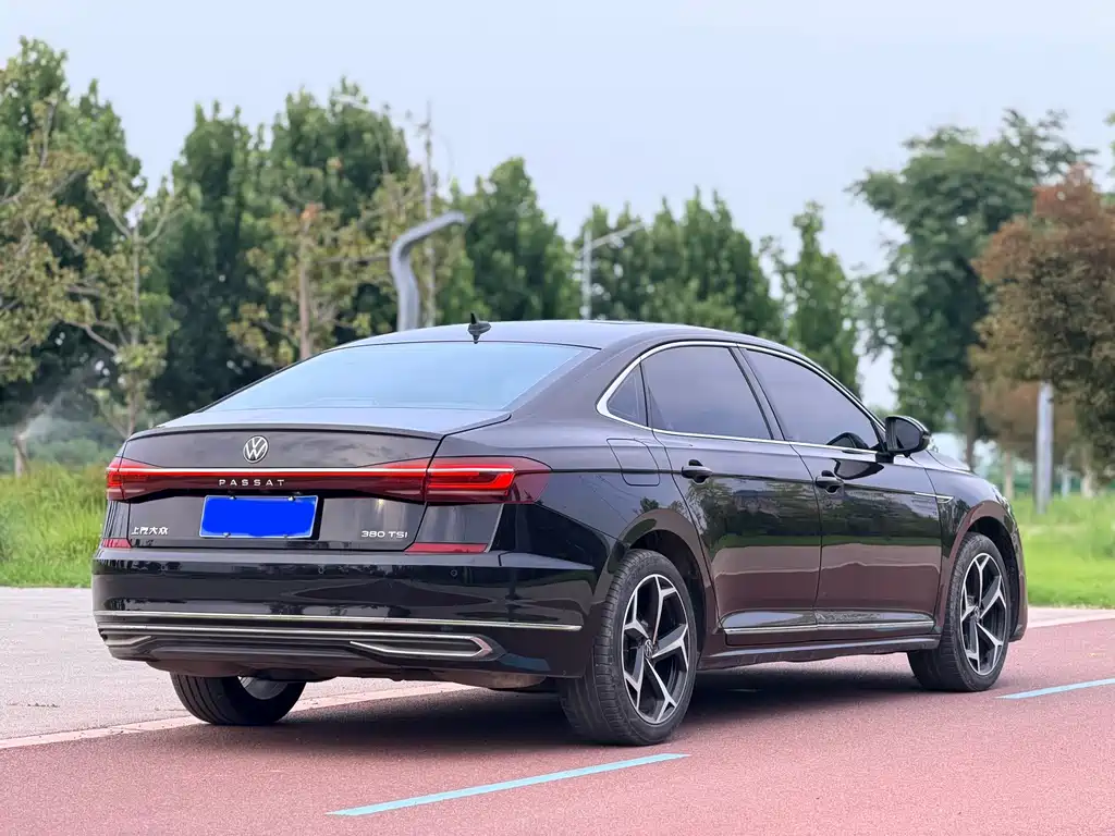 Volkswagen Passat 2024