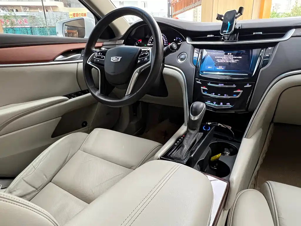Cadillac XTS 2016 — фото 26