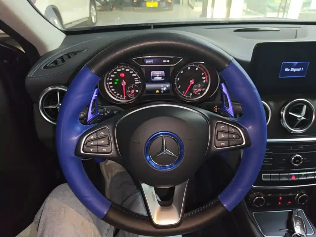 Mercedes-Benz GLA 2018 — фото 11