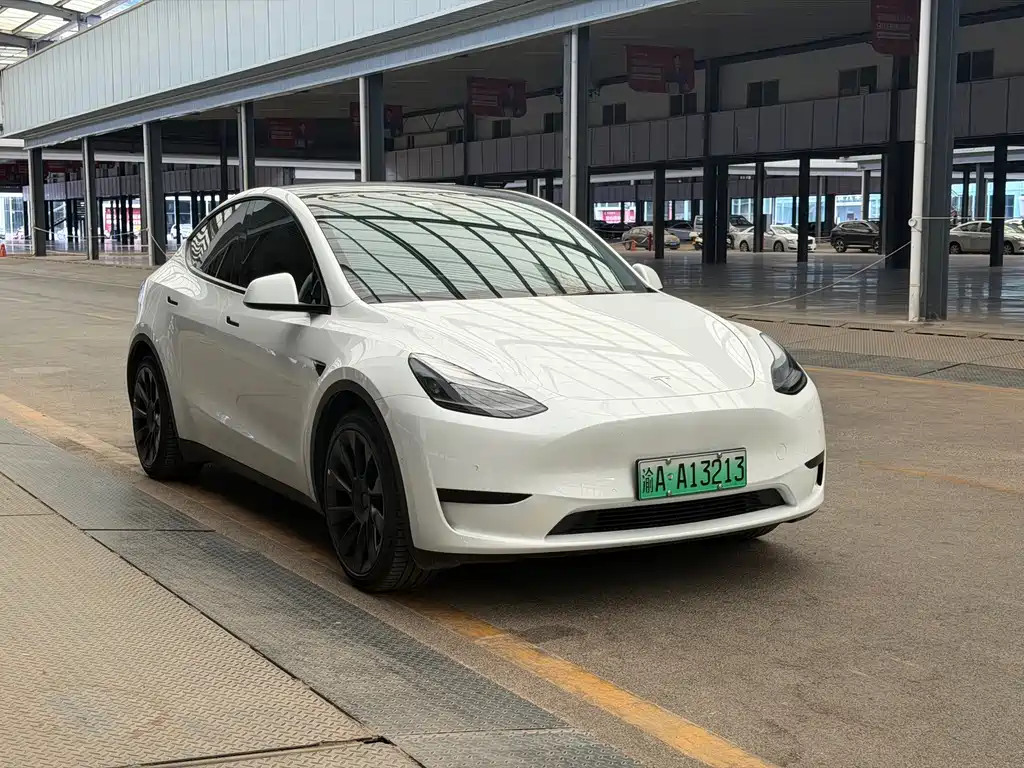 Tesla Model Y 2022 — фото 3
