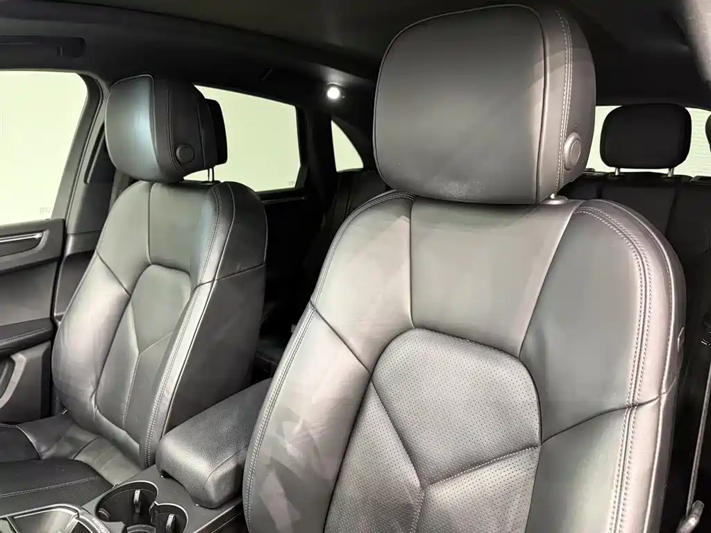 Porsche Macan 2023 — фото 14