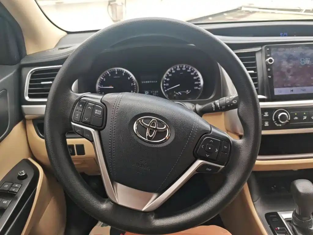 Toyota Highlander 2020 — фото 11