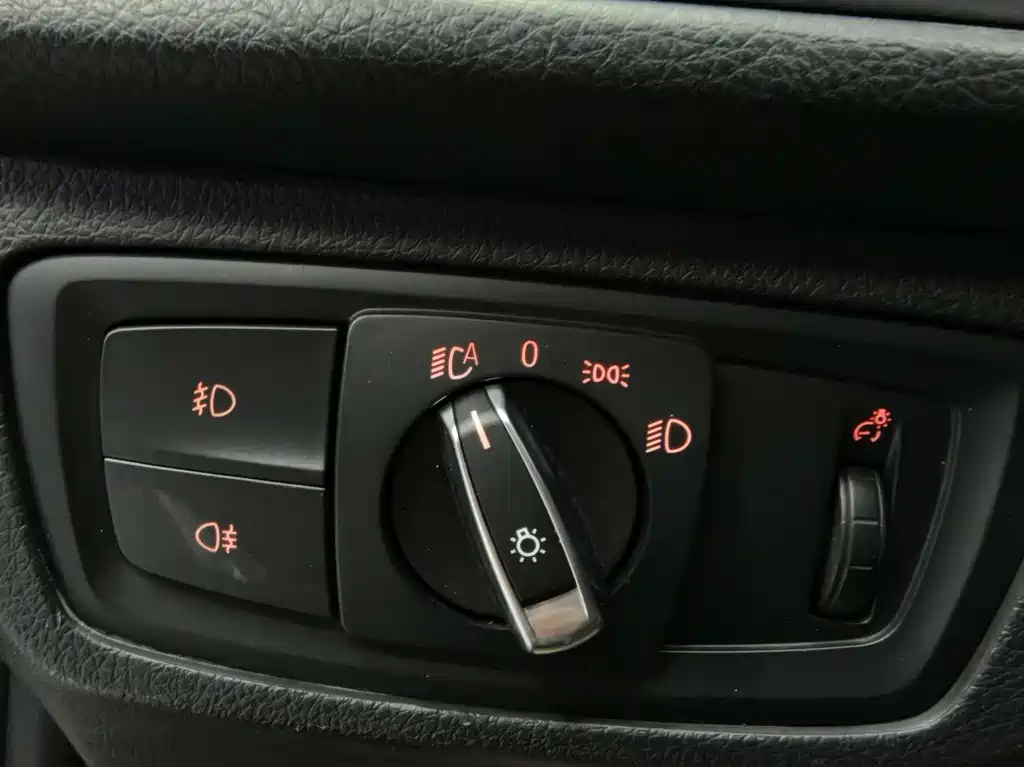 BMW 1 Series 2018 — фото 15