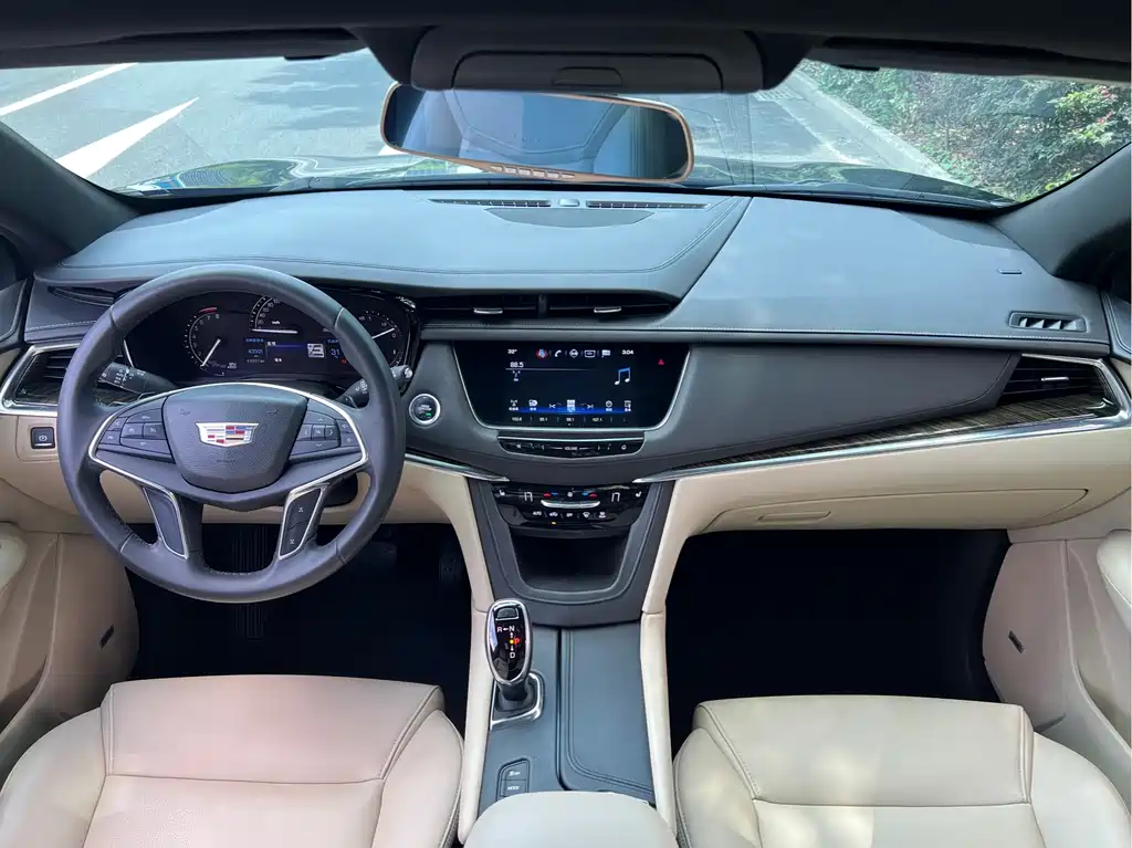 Cadillac XT5 2016 — фото 12